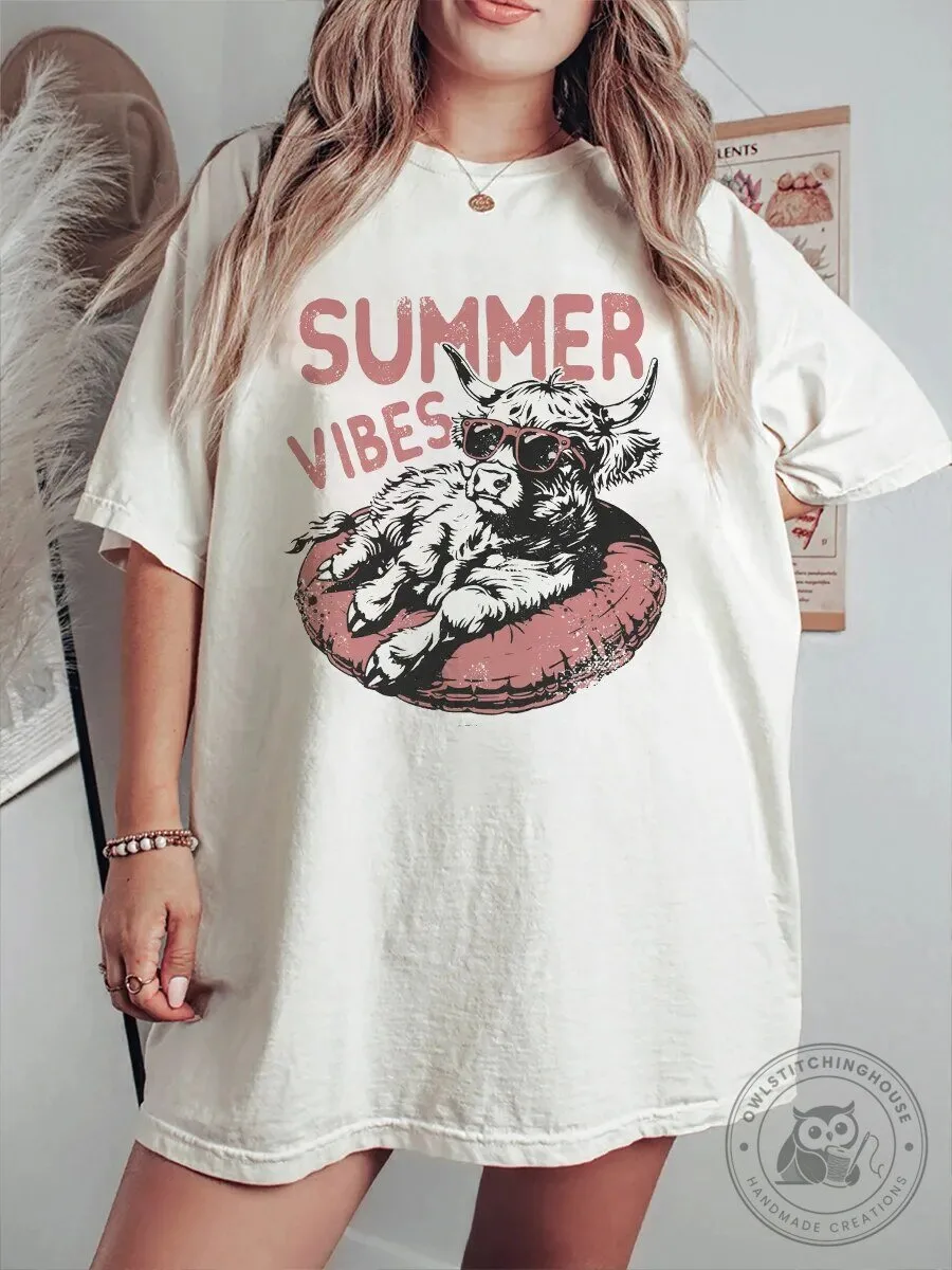 Vintage Summer Vibes Highland Cow Relaxing on Inner Tube T-Shirt